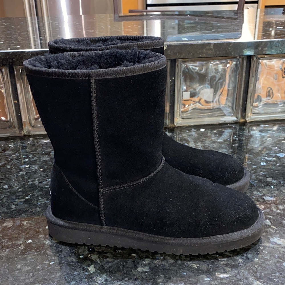 Kooberaba by UGG Classic Short Black Suede Boots Size 8